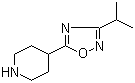 4-(3-Isopropyl-1,2,4-oxadiazol-5-yl)piperidine molecular structure (CAS 733748-92-0)